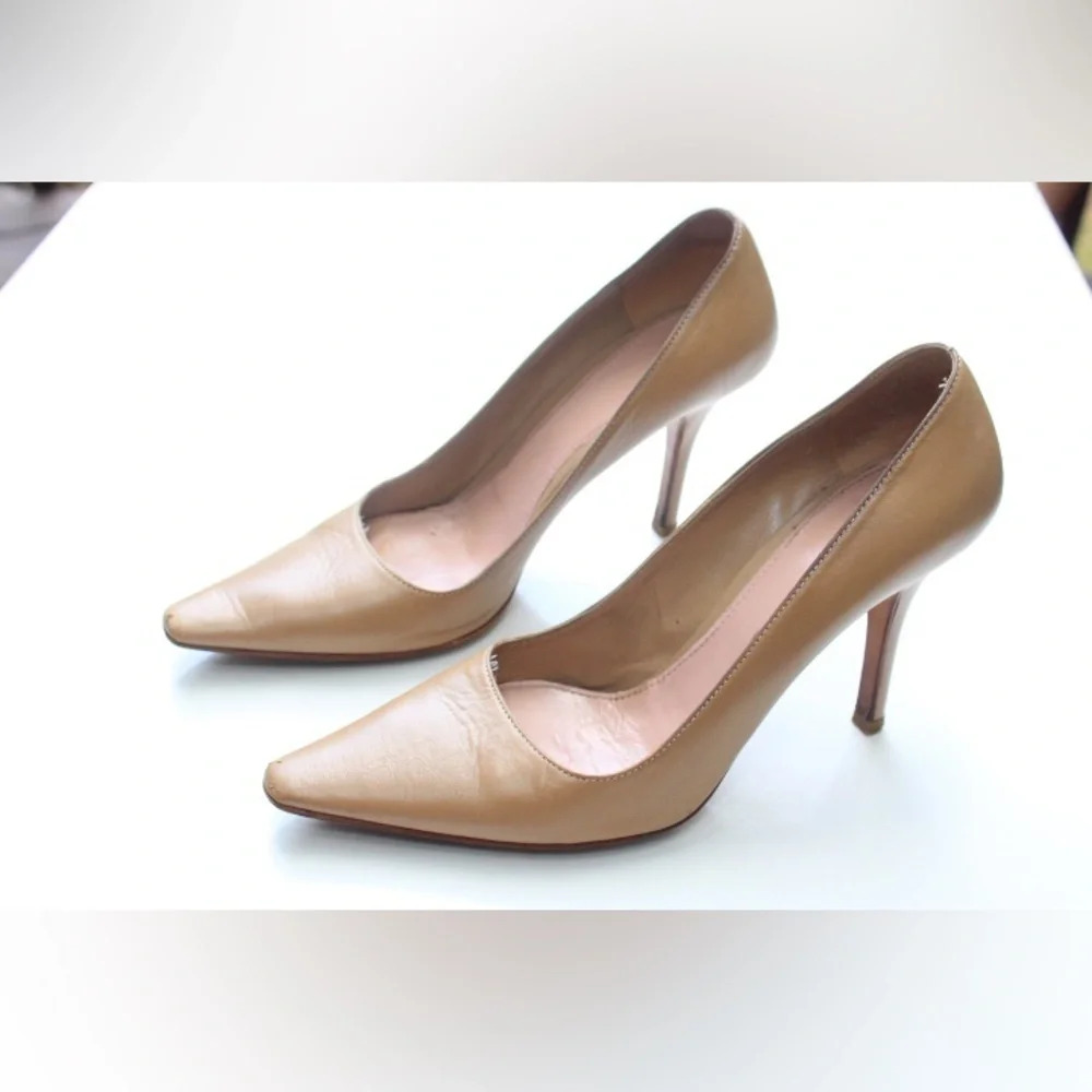 Prada leather nude/tan sexy pointy pumps! 
Retails for $1,100 Size 7.5